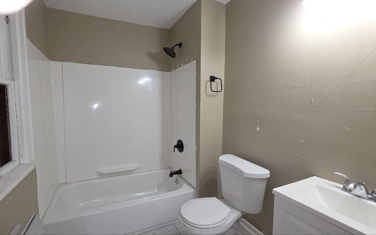 House for rent at 13721 Diana Ave, Cleveland, OH 44110