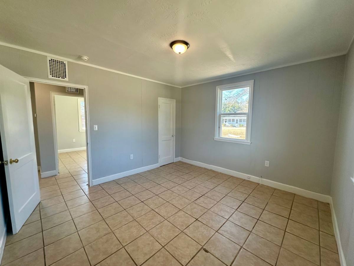 Apartment for rent at 716 B Miller Rd, Sumter, SC 29150