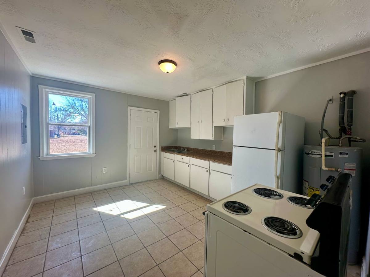 Apartment for rent at 716 B Miller Rd, Sumter, SC 29150