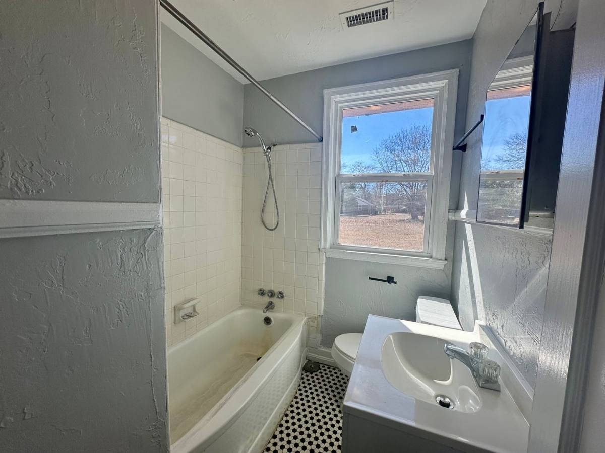 Apartment for rent at 716 B Miller Rd, Sumter, SC 29150