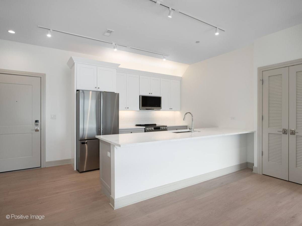 Apartment for rent at 3202 N Racine Ave, Chicago, IL 60657