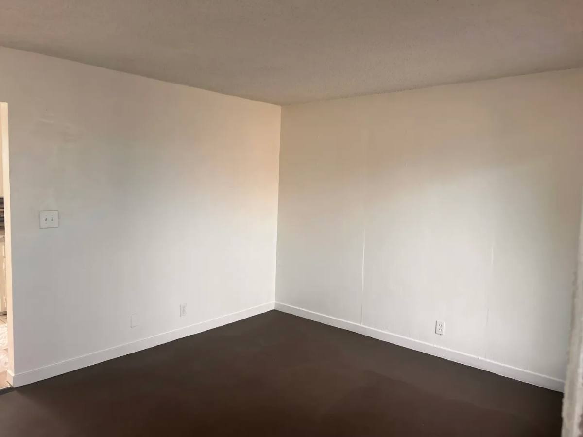 Apartment for rent at 9625 San Gabriel Ave, South Gate, CA 90280