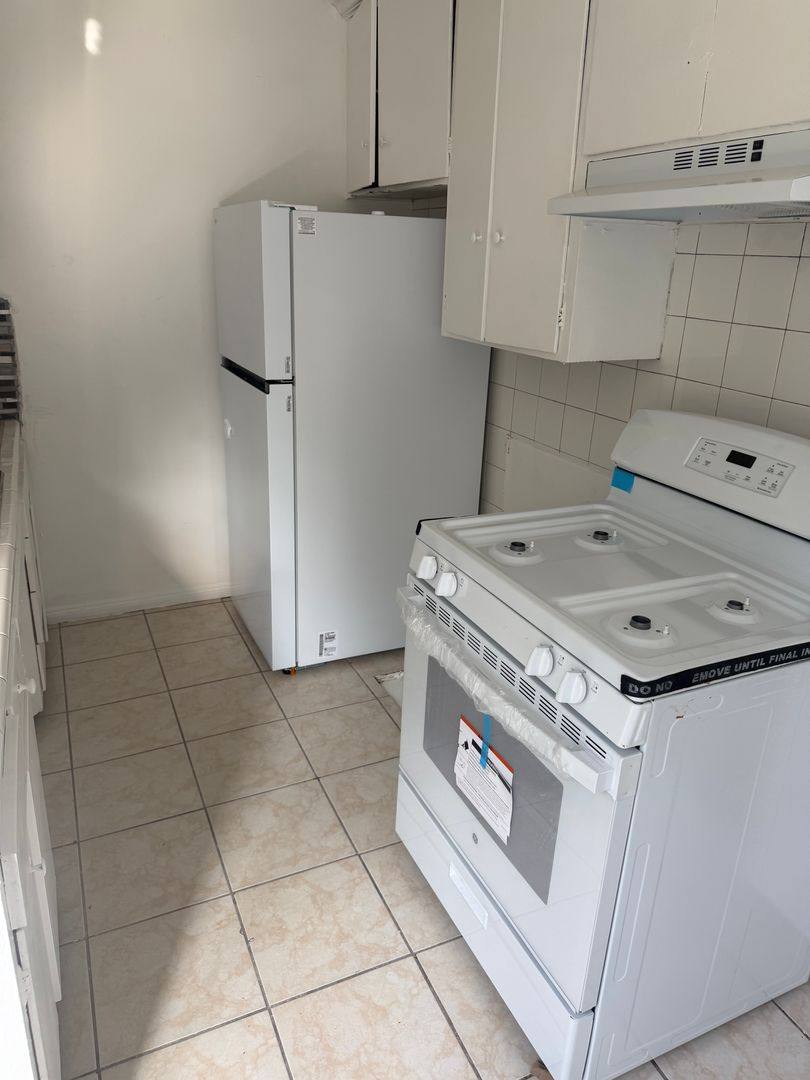 Apartment for rent at 9625 San Gabriel Ave, South Gate, CA 90280