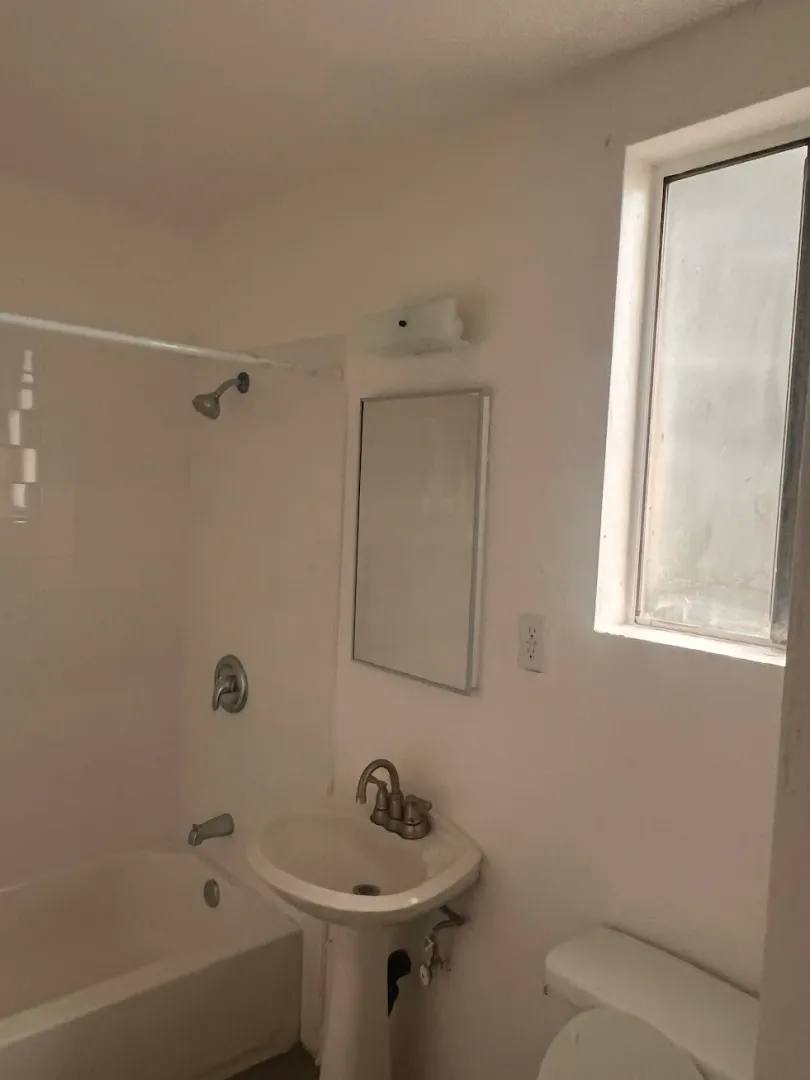 Apartment for rent at 9625 San Gabriel Ave, South Gate, CA 90280
