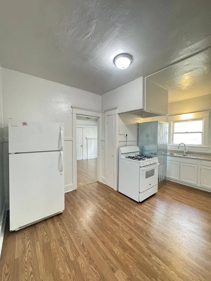 Apartment for rent at 458 W Vernon Ave, Los Angeles, CA 90037