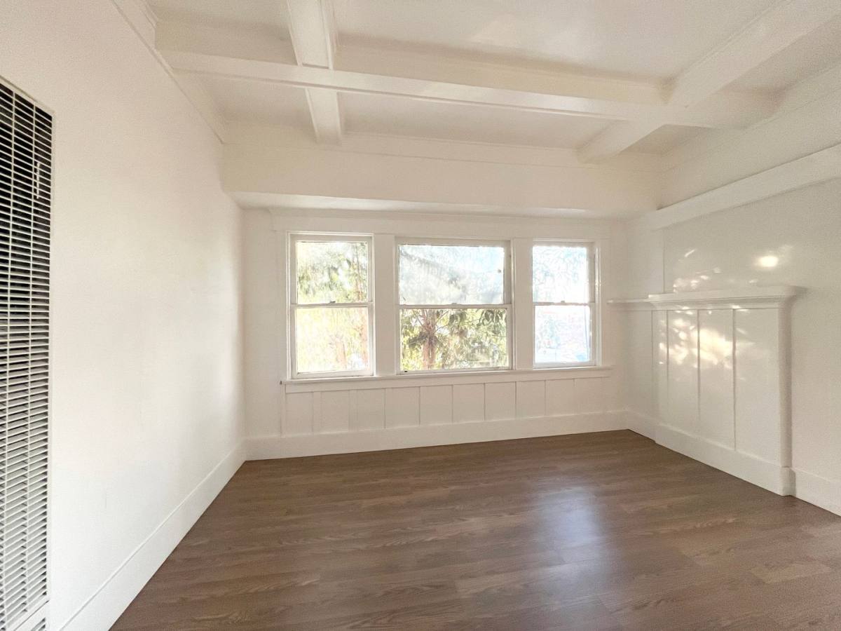 Apartment for rent at 458 W Vernon Ave, Los Angeles, CA 90037