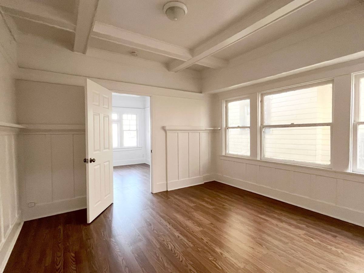 Apartment for rent at 458 W Vernon Ave, Los Angeles, CA 90037