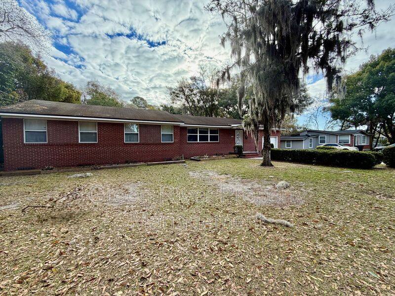 House for rent at 2935 Bethel Court, Jacksonville, FL 32207