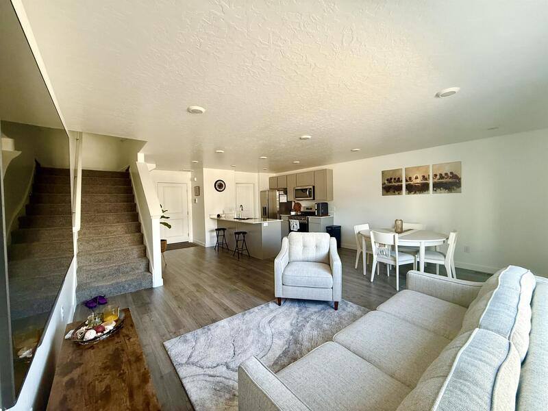 Townhouse for rent at 38 N Northshore Dr, Saratoga Springs, UT 84045