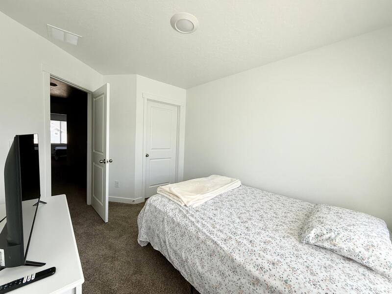 Townhouse for rent at 38 N Northshore Dr, Saratoga Springs, UT 84045