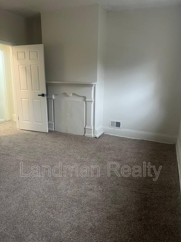 House for rent at 2917 Shadeland Ave, Pittsburgh, PA 15212