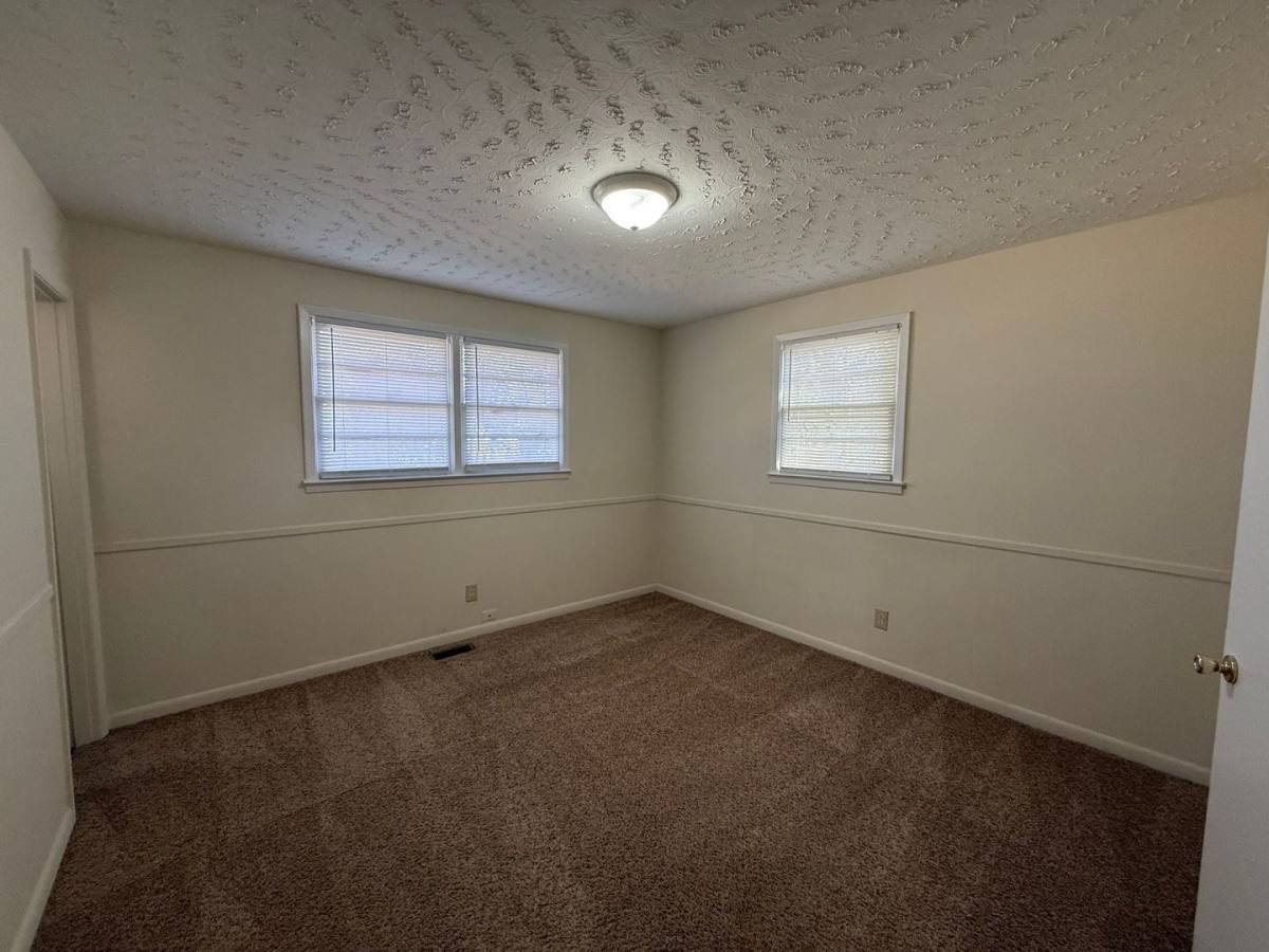 House for rent at 304 Old Hammock Rd, Swansboro, NC 28584