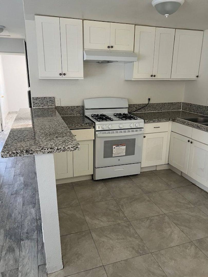 Apartment for rent at 17627 McWethy Dr, Fontana, CA 92336