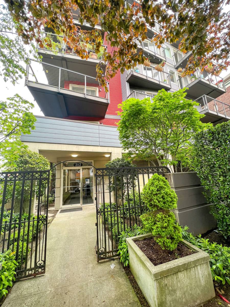 Harvard Vista, 212 Harvard Ave E, Seattle, WA 98102 - Apartment for Rent - Image 2