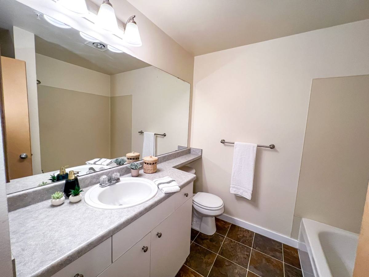 Harvard Vista, 212 Harvard Ave E, Seattle, WA 98102 - Apartment for Rent - Image 10