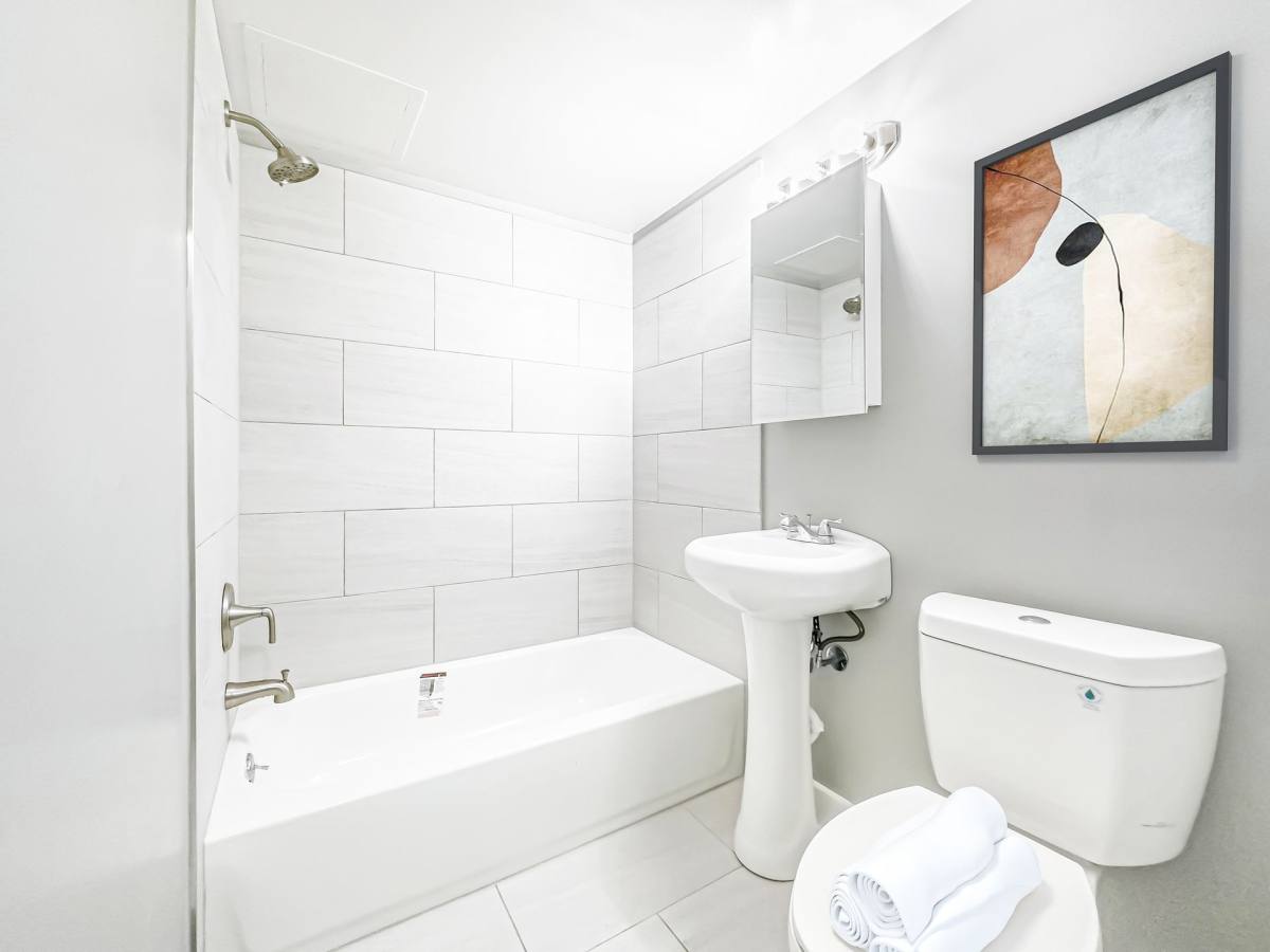 Apartment for rent at 210 W Cheltenham Ave, Philadelphia, PA 19126