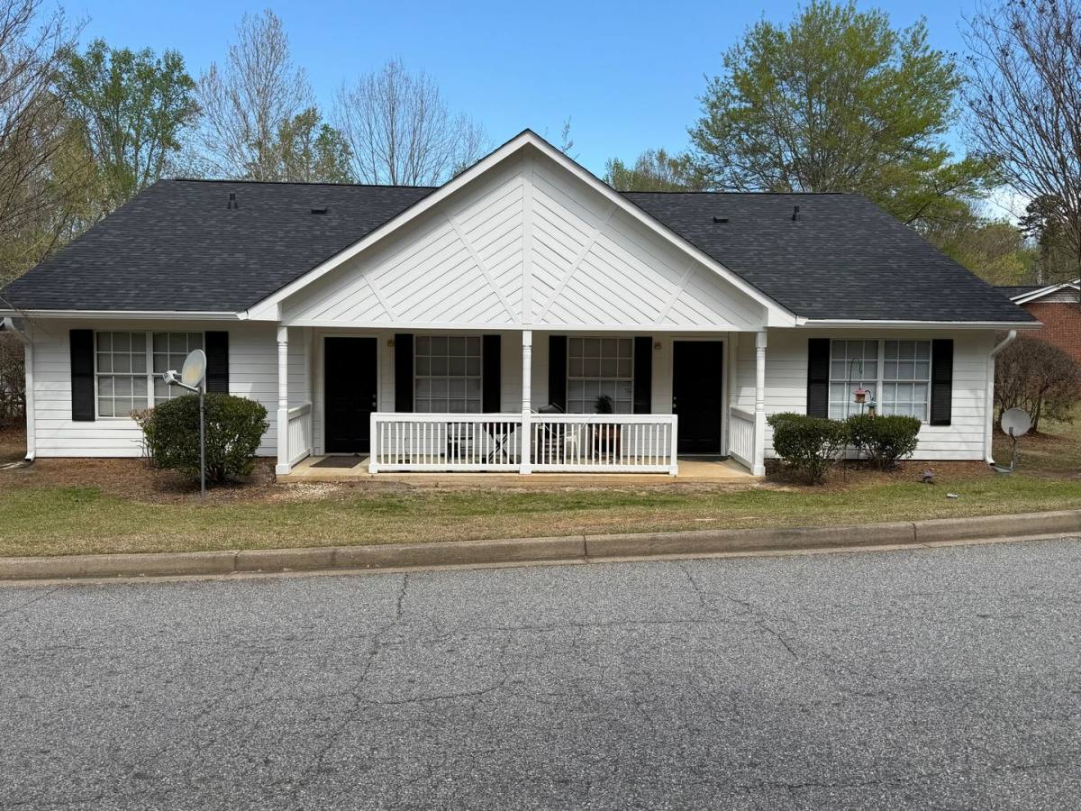 Townhouse for rent at 3900 Taggart Dr, Spartanburg, SC 29303