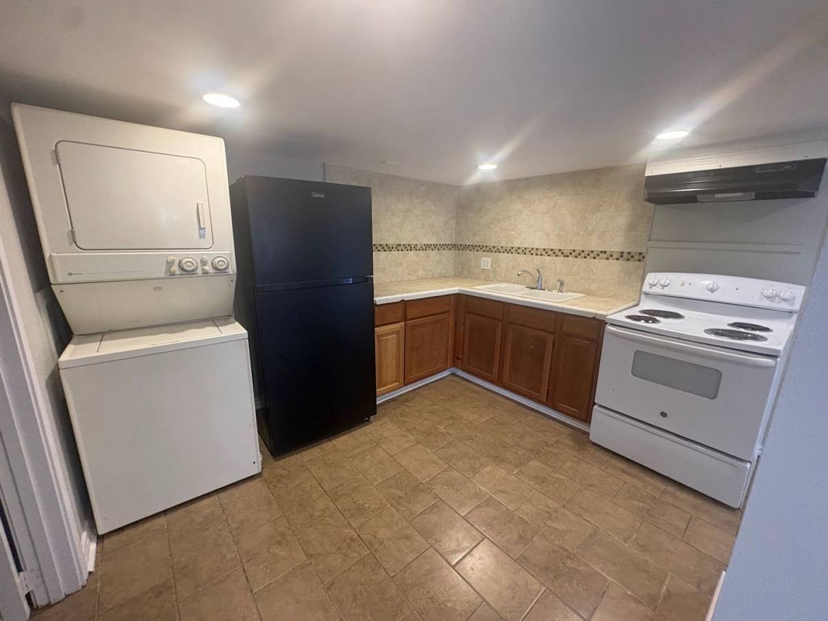 House for rent at 2205 33rd St, Galveston, TX 77550