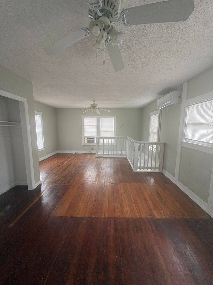 House for rent at 2205 33rd St, Galveston, TX 77550