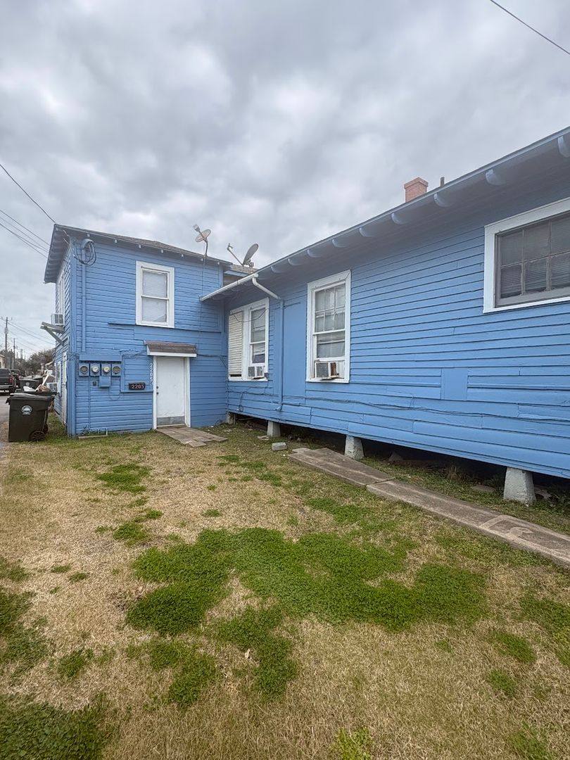 House for rent at 2205 33rd St, Galveston, TX 77550