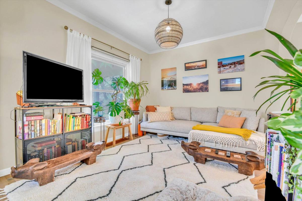 House for rent at 617 S Logan St, Denver, CO 80209