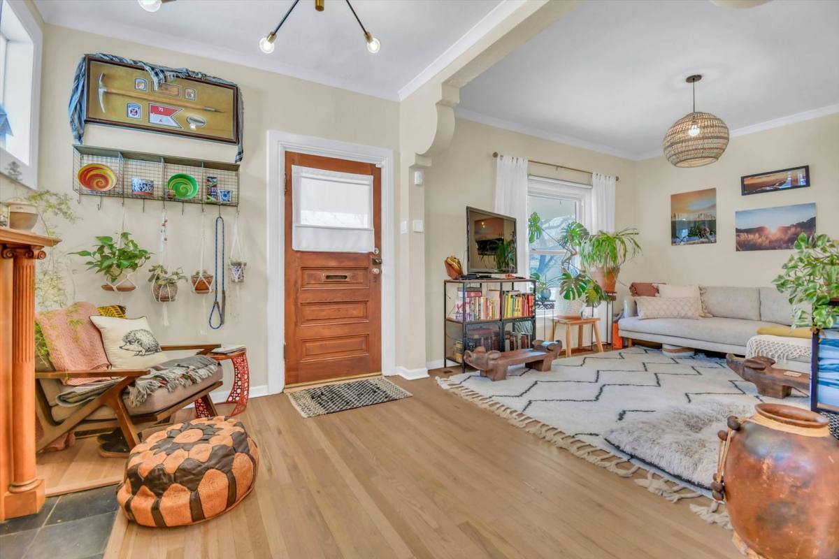 House for rent at 617 S Logan St, Denver, CO 80209