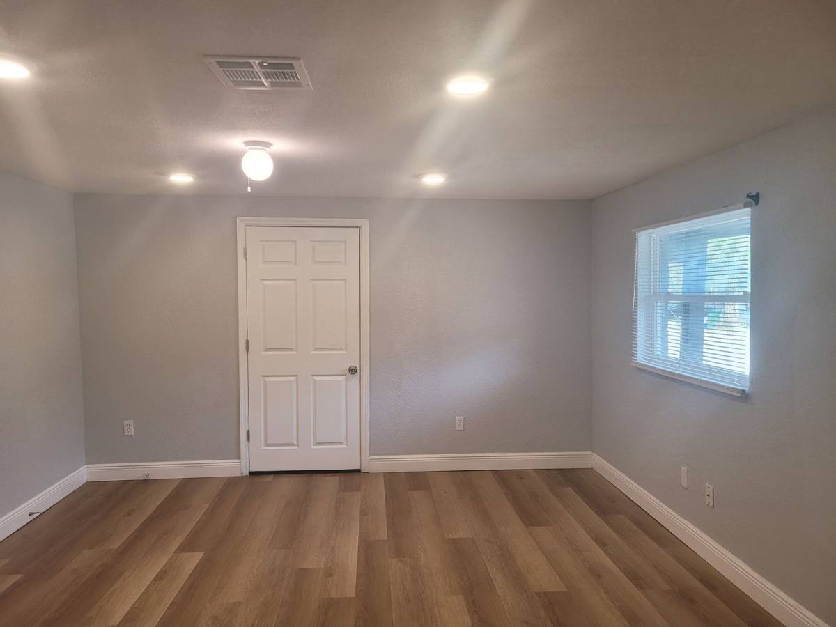 Apartment for rent at 1320 Oleander Ave, Sanford, FL 32771