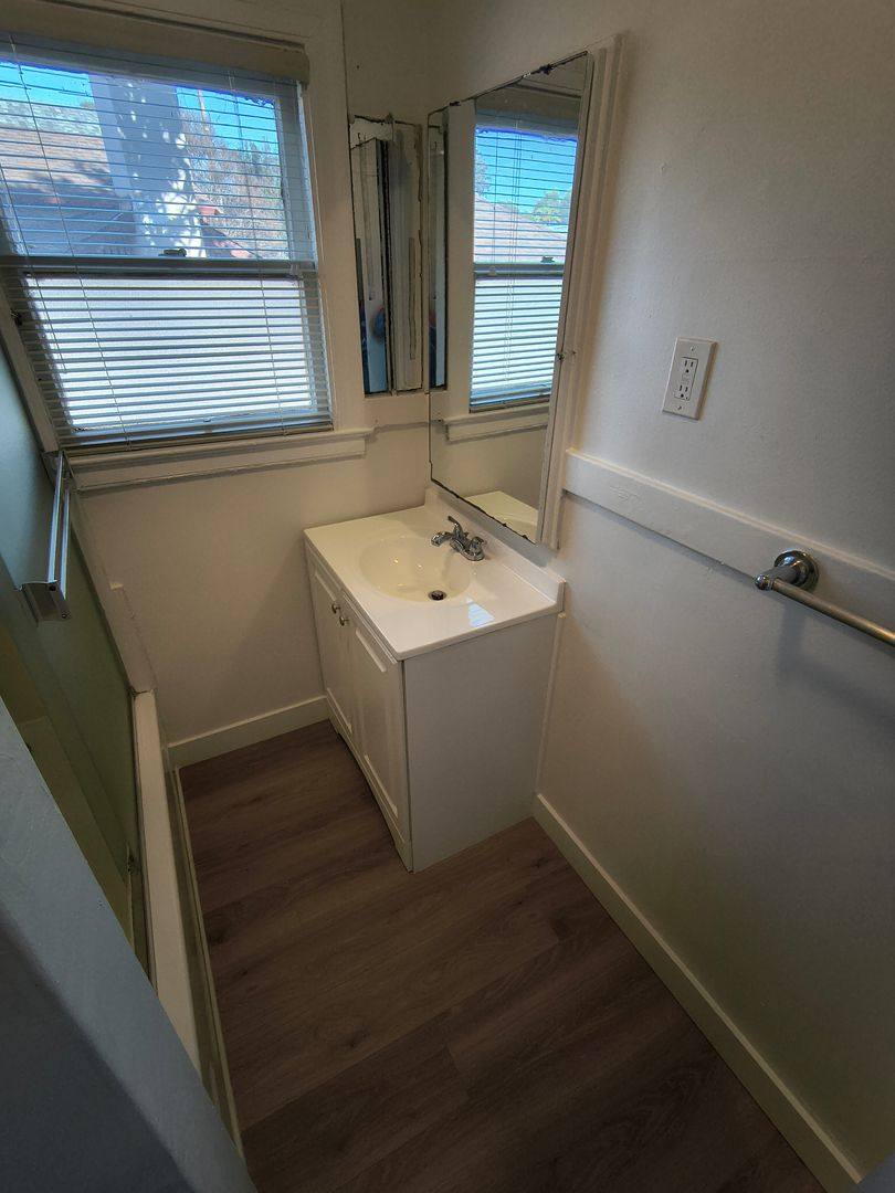 Apartment for rent at 704 Simon & 22186 Montgomery, Hayward, CA 94541