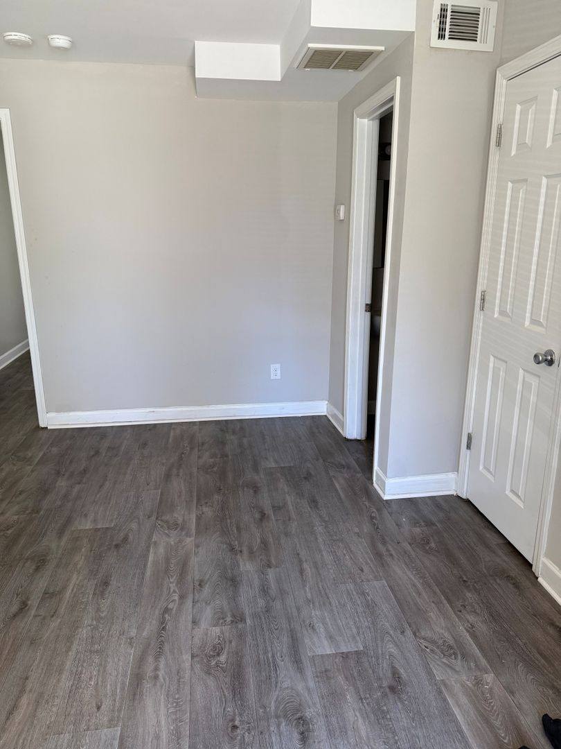 Apartment for rent at 912 Rowan St, Charlotte, NC 28208