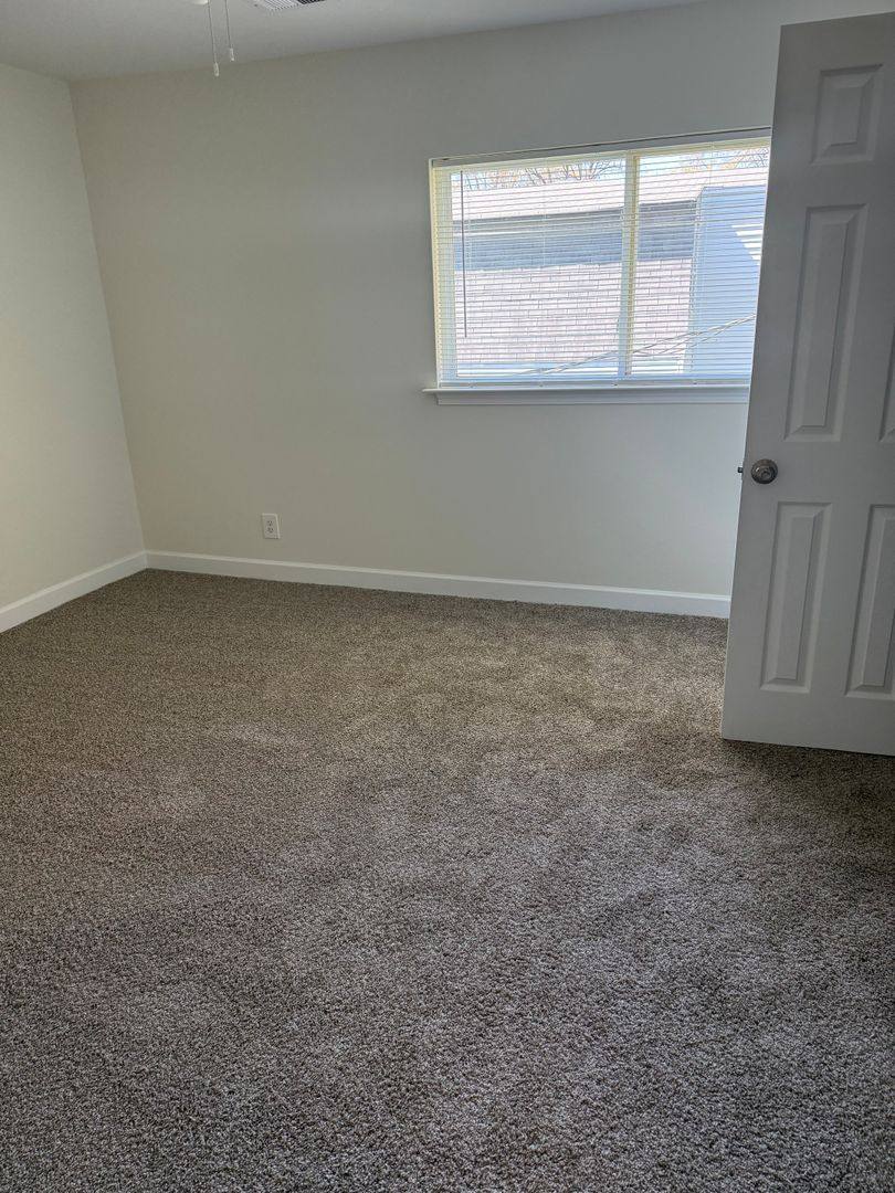 Apartment for rent at 912 Rowan St, Charlotte, NC 28208