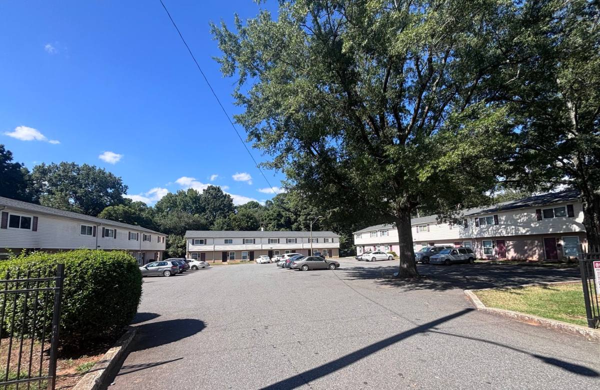 Apartment for rent at 912 Rowan St, Charlotte, NC 28208