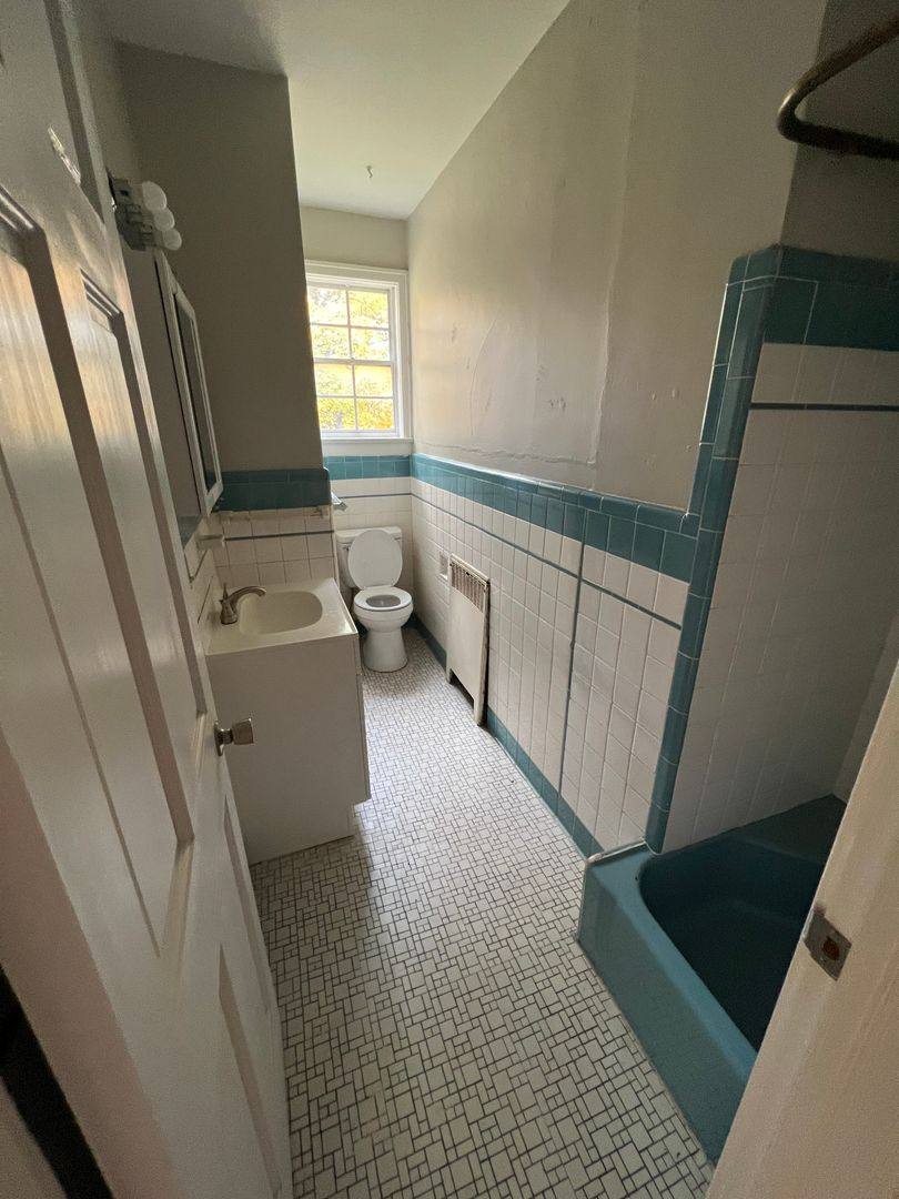 Apartment for rent at 3751 Sunrise Ave, Roanoke, VA 24012