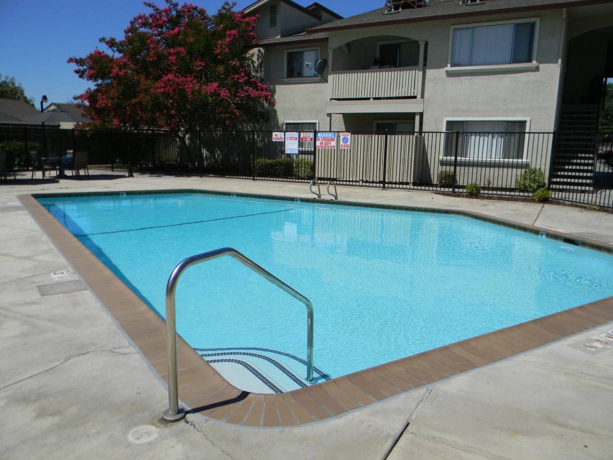 Apartment for rent at 1405 Stonewood Ave, Manteca, CA 95336