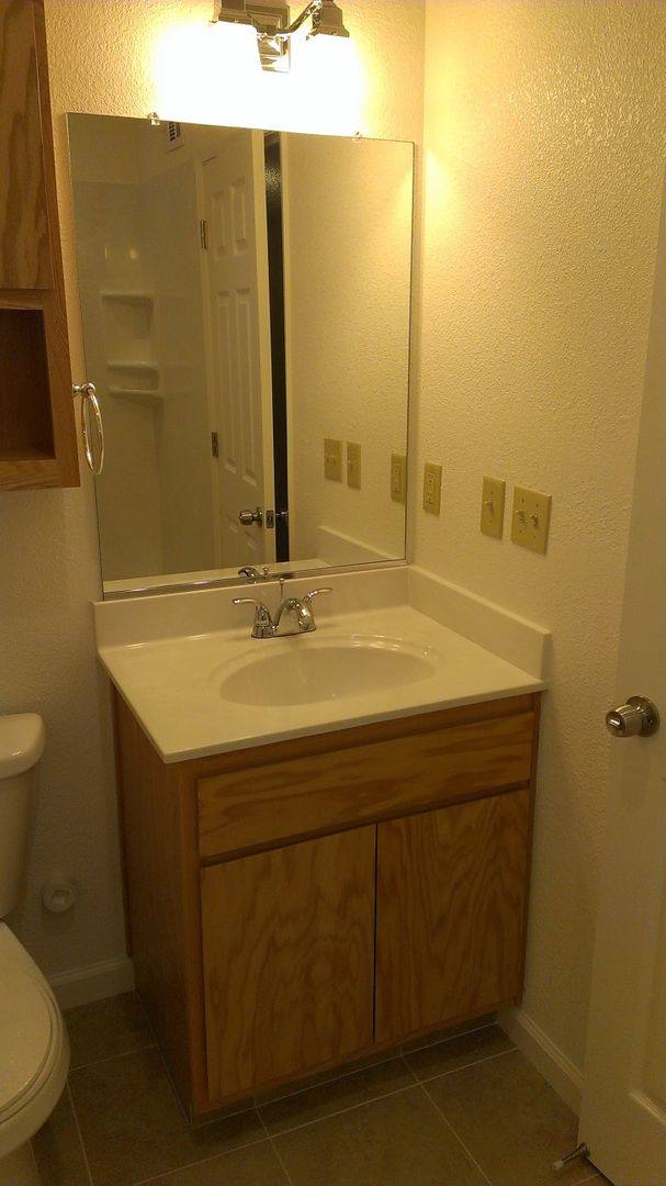 Apartment for rent at 1405 Stonewood Ave, Manteca, CA 95336