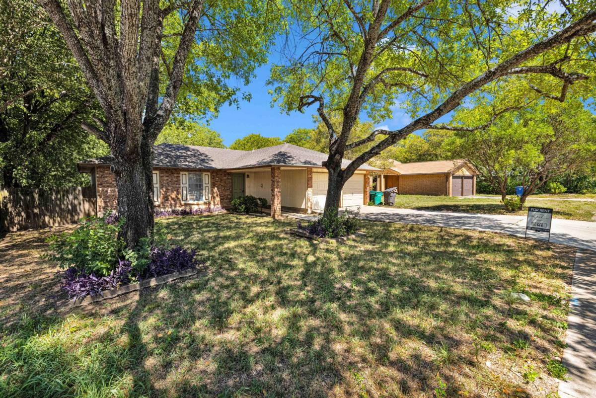 House for rent at 6427 Ridge Place, San Antonio, TX 78250