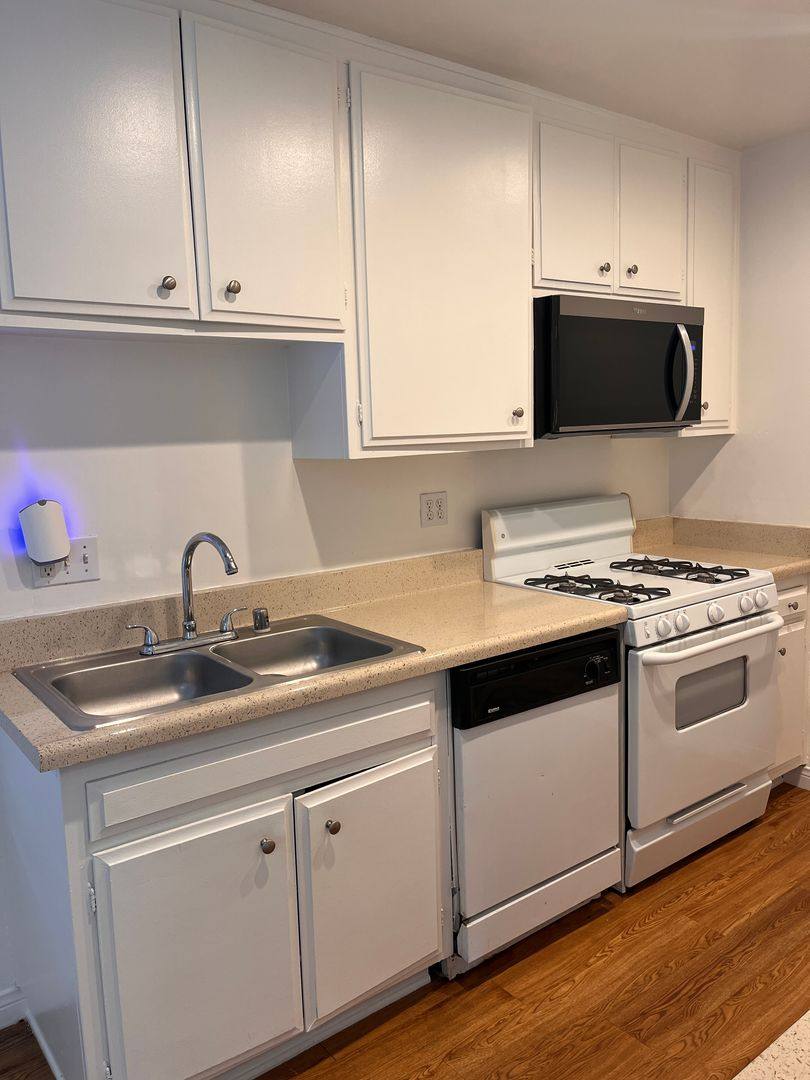 Apartment for rent at 241 W Wilson St, Costa Mesa, CA 92627