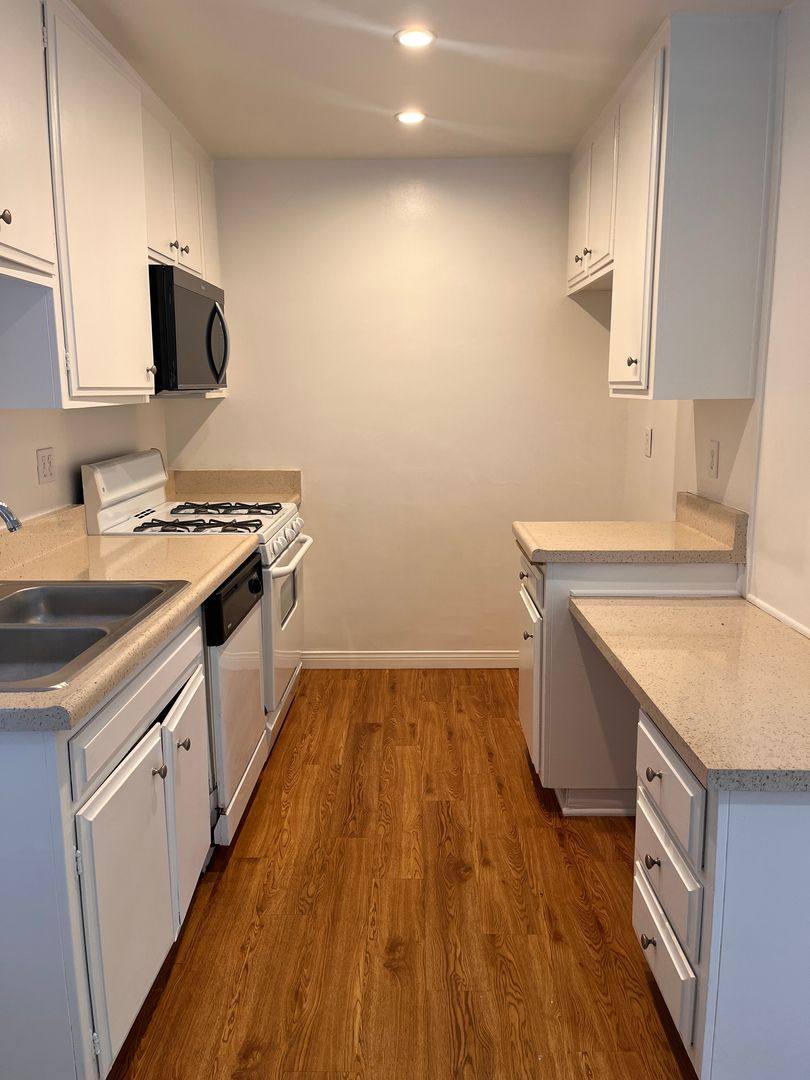 Apartment for rent at 241 W Wilson St, Costa Mesa, CA 92627