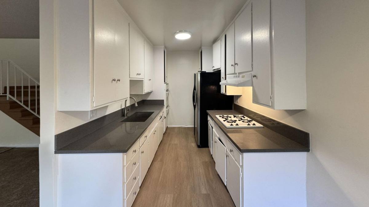 Townhouse for rent at 2014 Cloverfield #4, Santa Monica, CA 90404