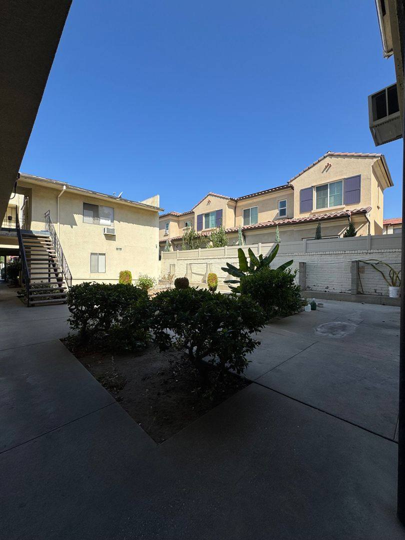 Apartment for rent at 5708 Temple City Blvd, Temple City, CA 91780