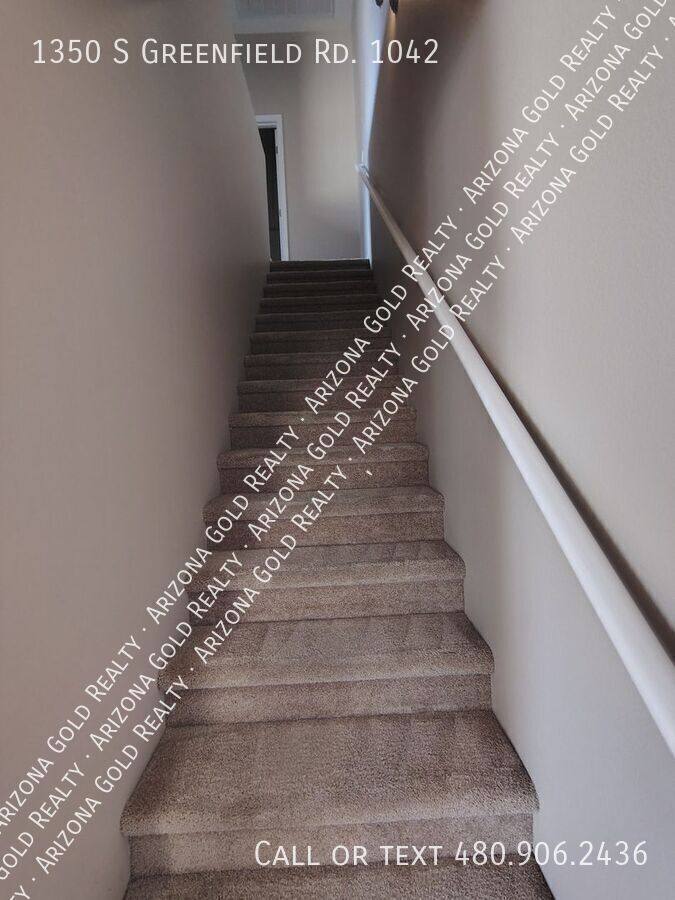 Townhouse for rent at 1350 S Greenfield Rd #1042, Mesa, AZ 85206