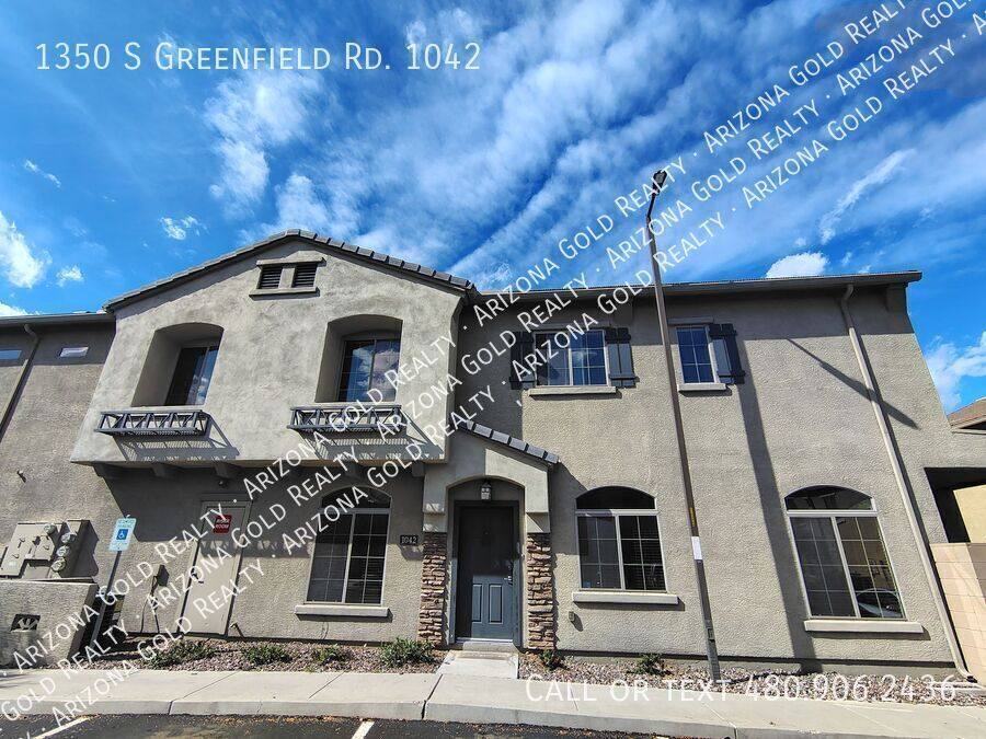 Townhouse for rent at 1350 S Greenfield Rd #1042, Mesa, AZ 85206