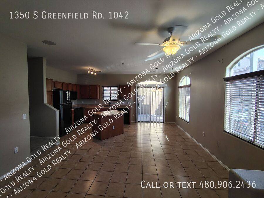 Townhouse for rent at 1350 S Greenfield Rd #1042, Mesa, AZ 85206