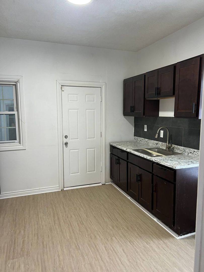 House for rent at 853 E 155th St, Cleveland, OH 44110