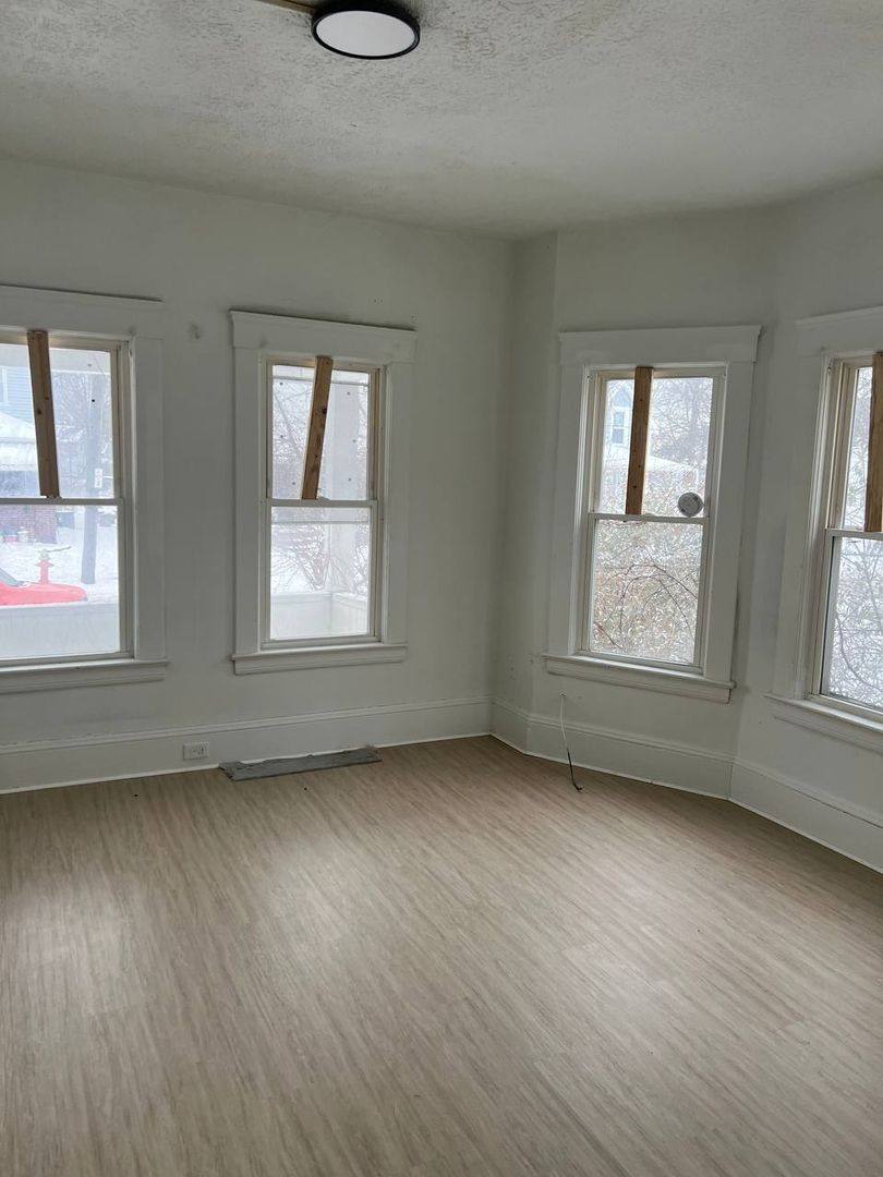 House for rent at 853 E 155th St, Cleveland, OH 44110