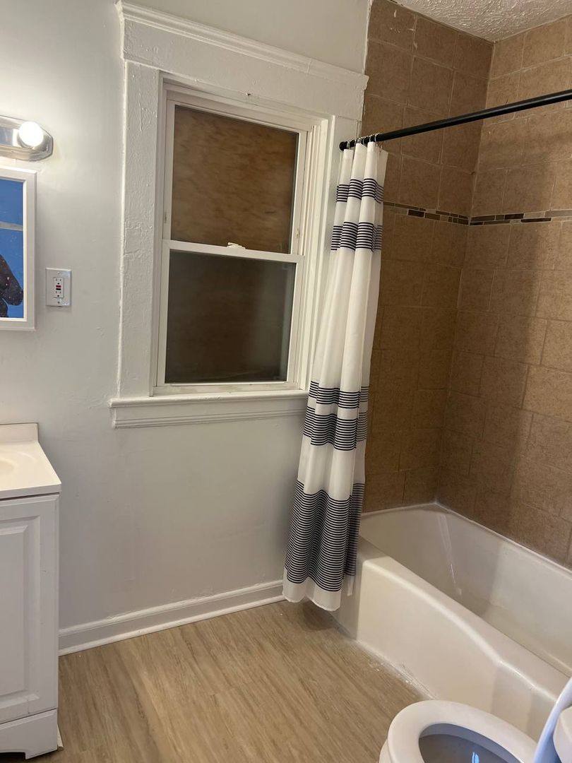 House for rent at 853 E 155th St, Cleveland, OH 44110