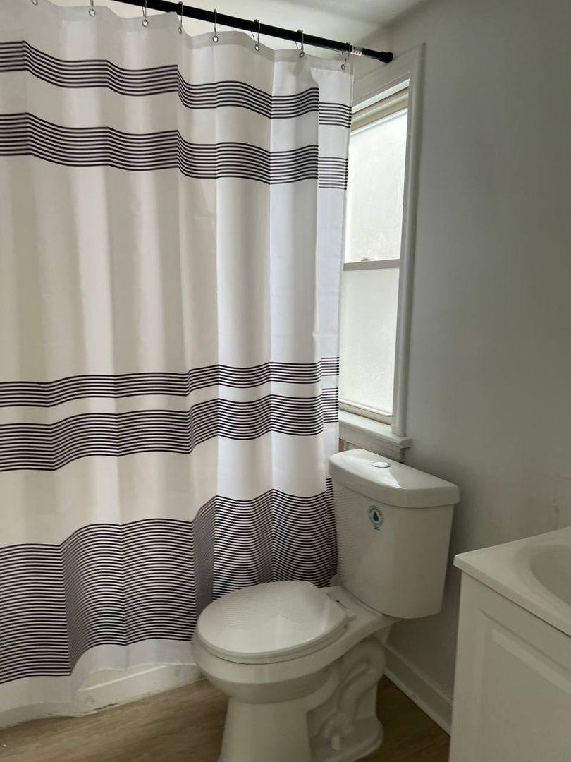 House for rent at 853 E 155th St, Cleveland, OH 44110