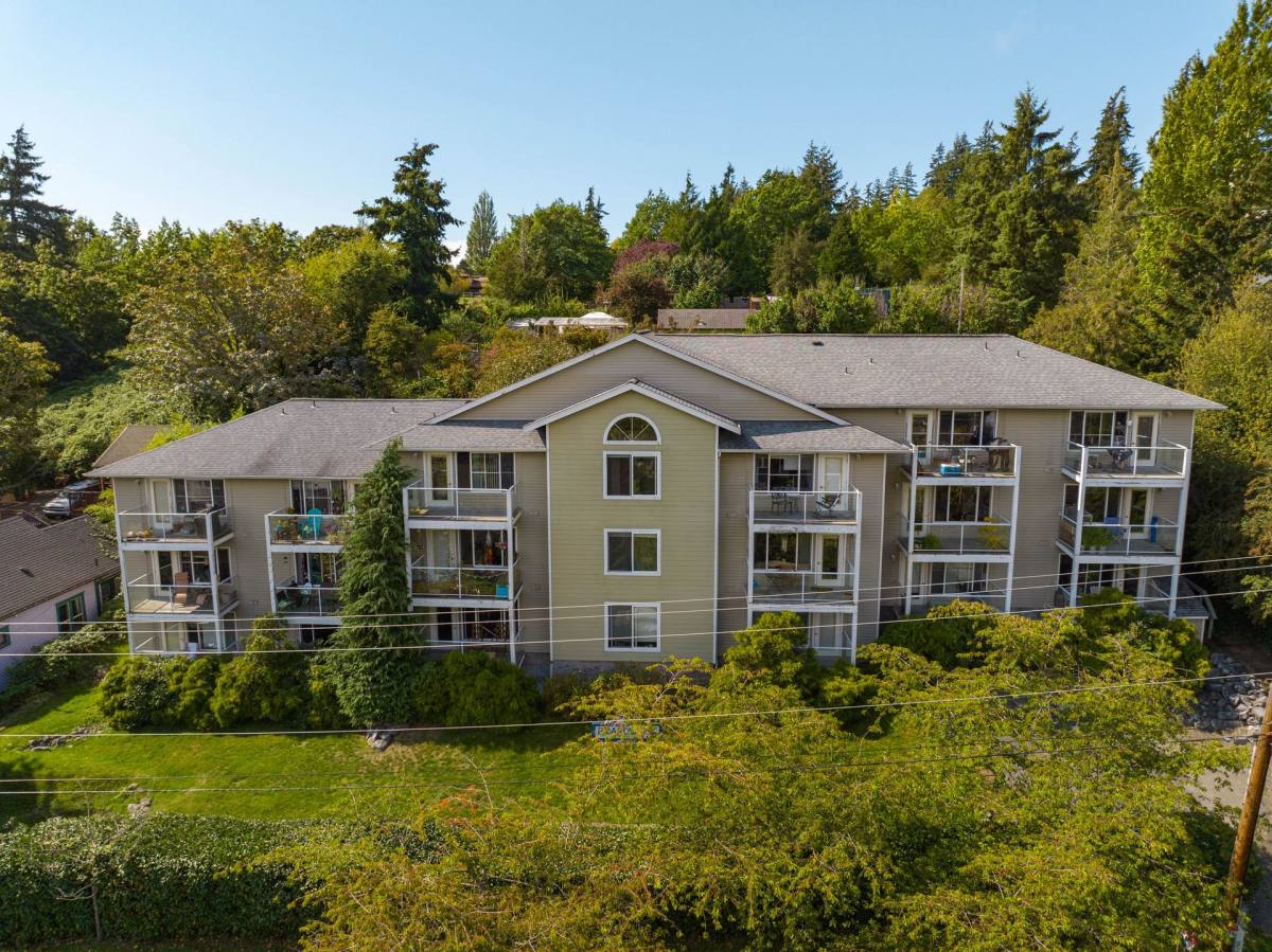 Apartment for rent at 1002 21st St, Bellingham, WA 98225