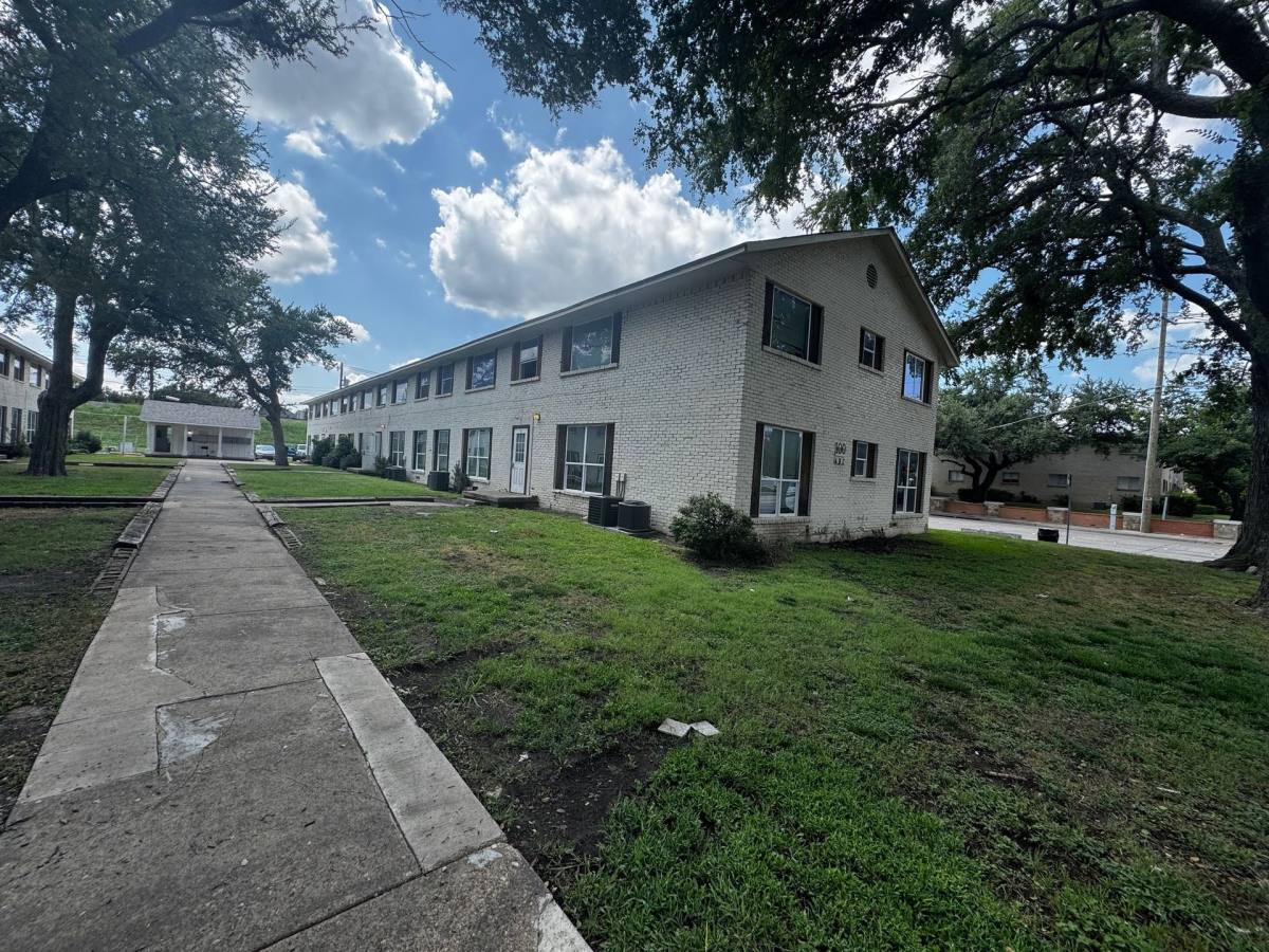 Apartment for rent at 100 S Bowser Rd, Richardson, TX 75081