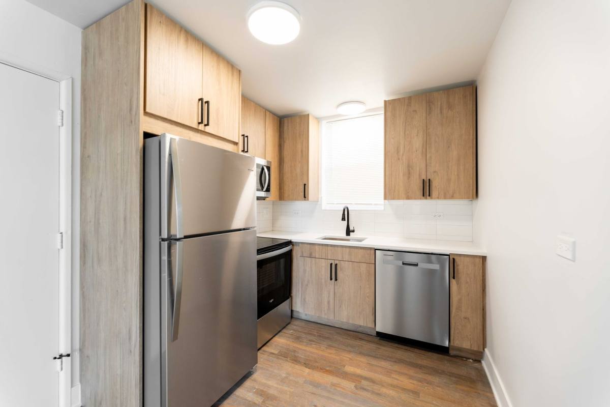 Apartment for rent at 2515 W Jerome St, Chicago, IL 60645