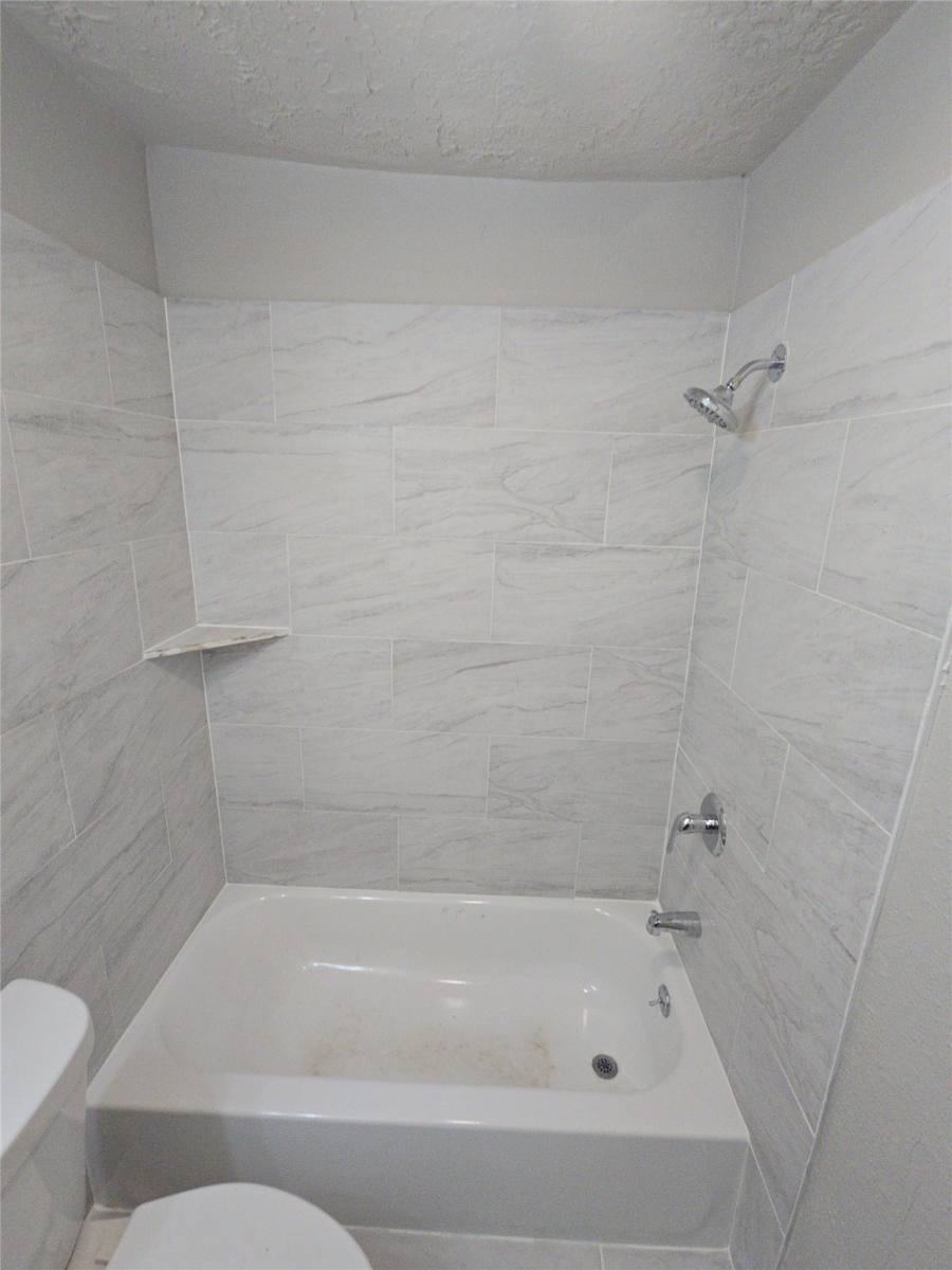 Apartment for rent at 3335 Tuam St #3, Houston, TX 77004